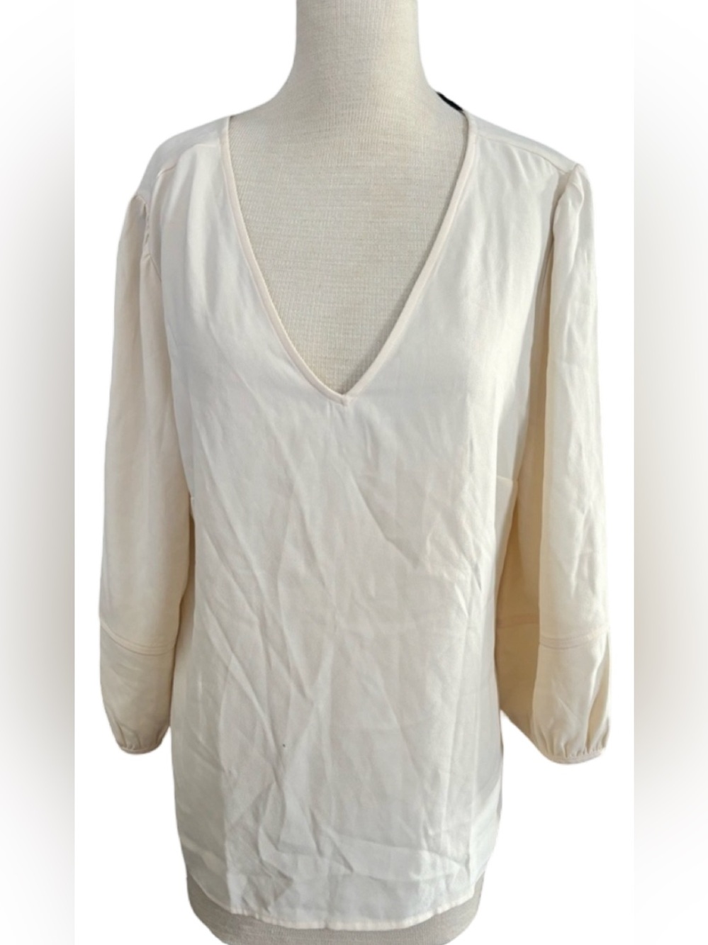 Ann Taylor Cream Bow V-Neck Blouse Women’s Large Adjustable Black Bow Top